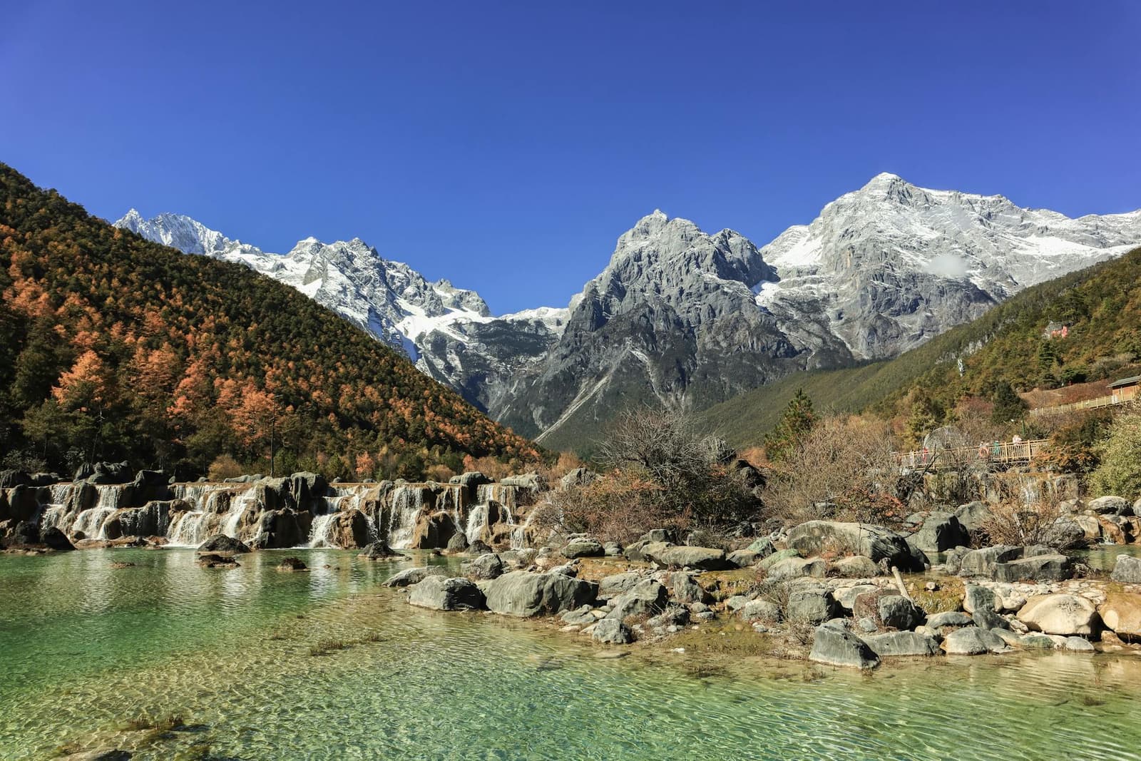 玉龙雪山轻装漫游：在4680米的呼吸之间，触摸纳西神山